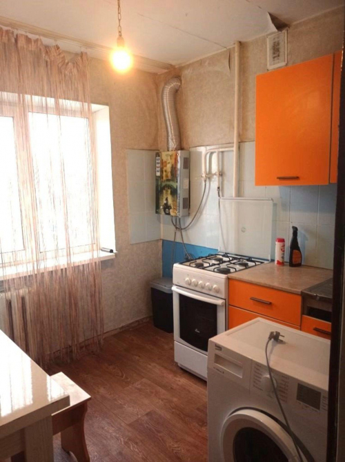 Продажа 1-комн квартиры Камозина ул, 4