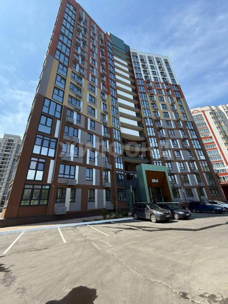 3-комн квартира Бежицкая улица, д.21Б