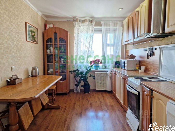 3-комн квартира улица Бурова, 36,  д. 36