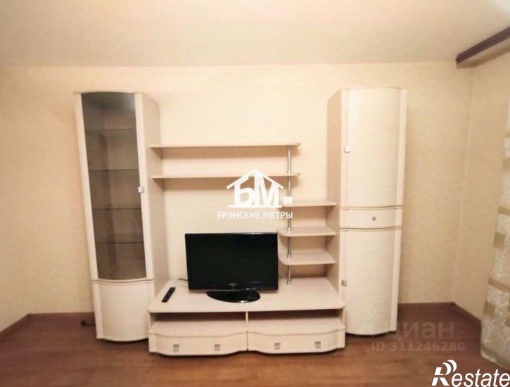 3-комн квартира улица Крахмалёва, 31,  д. 31