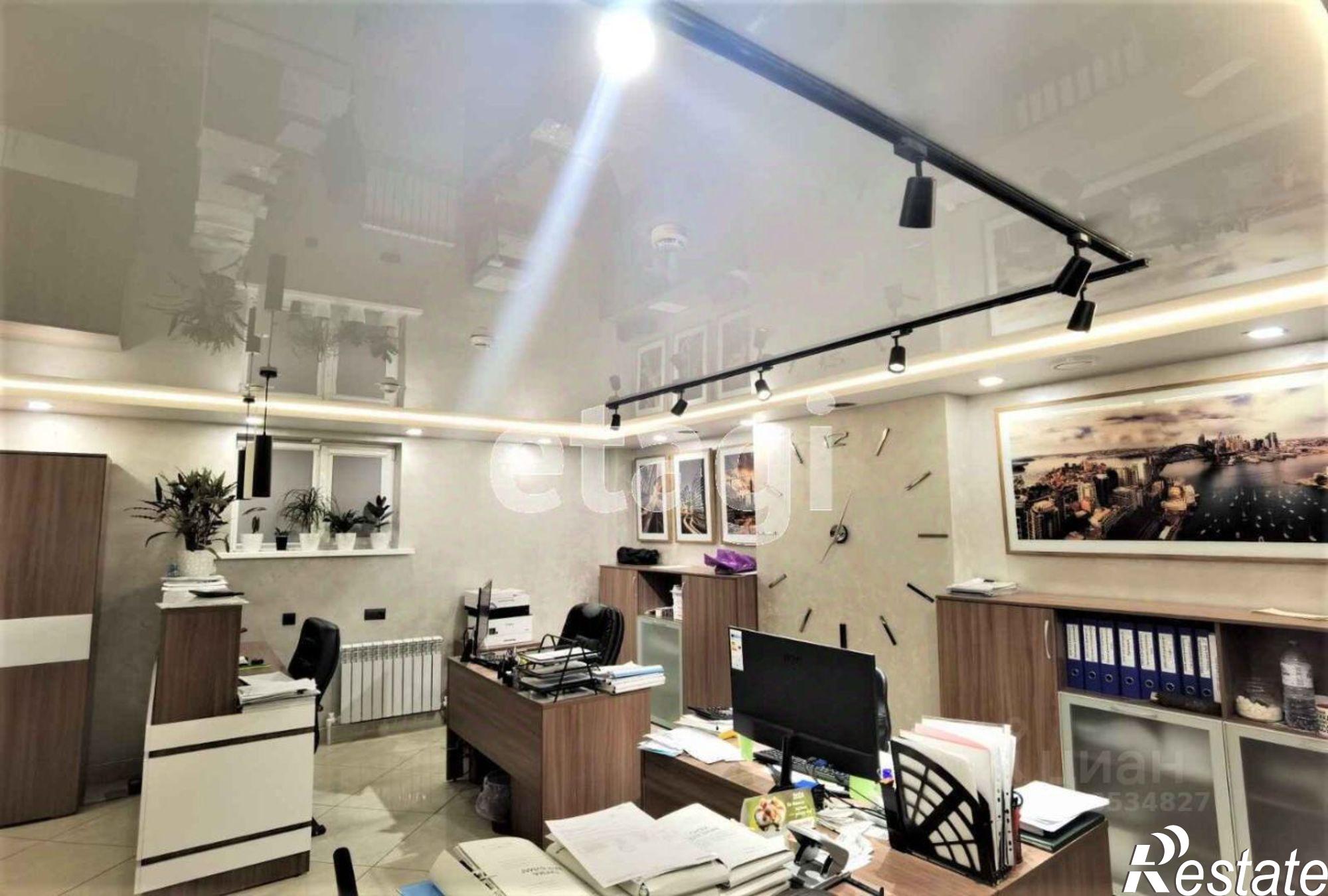 Купить офис, помещение под офис за 5 384 650 рублей на улица Комарова, 61