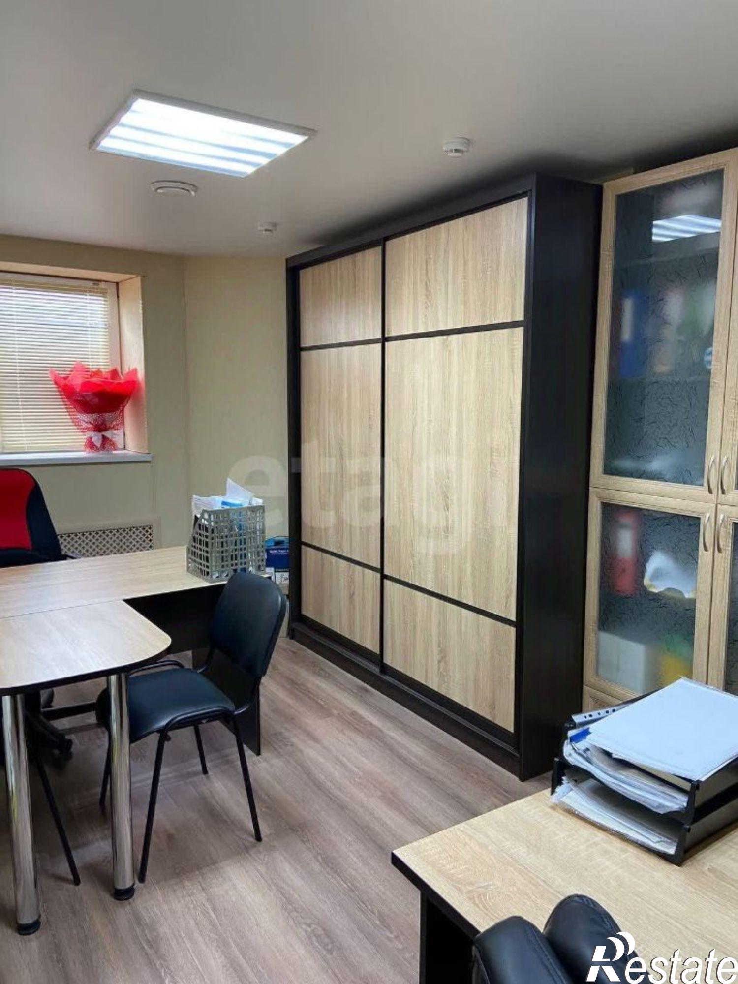 Купить офис, помещение под офис за 4 689 500 рублей на улица Комарова, 51