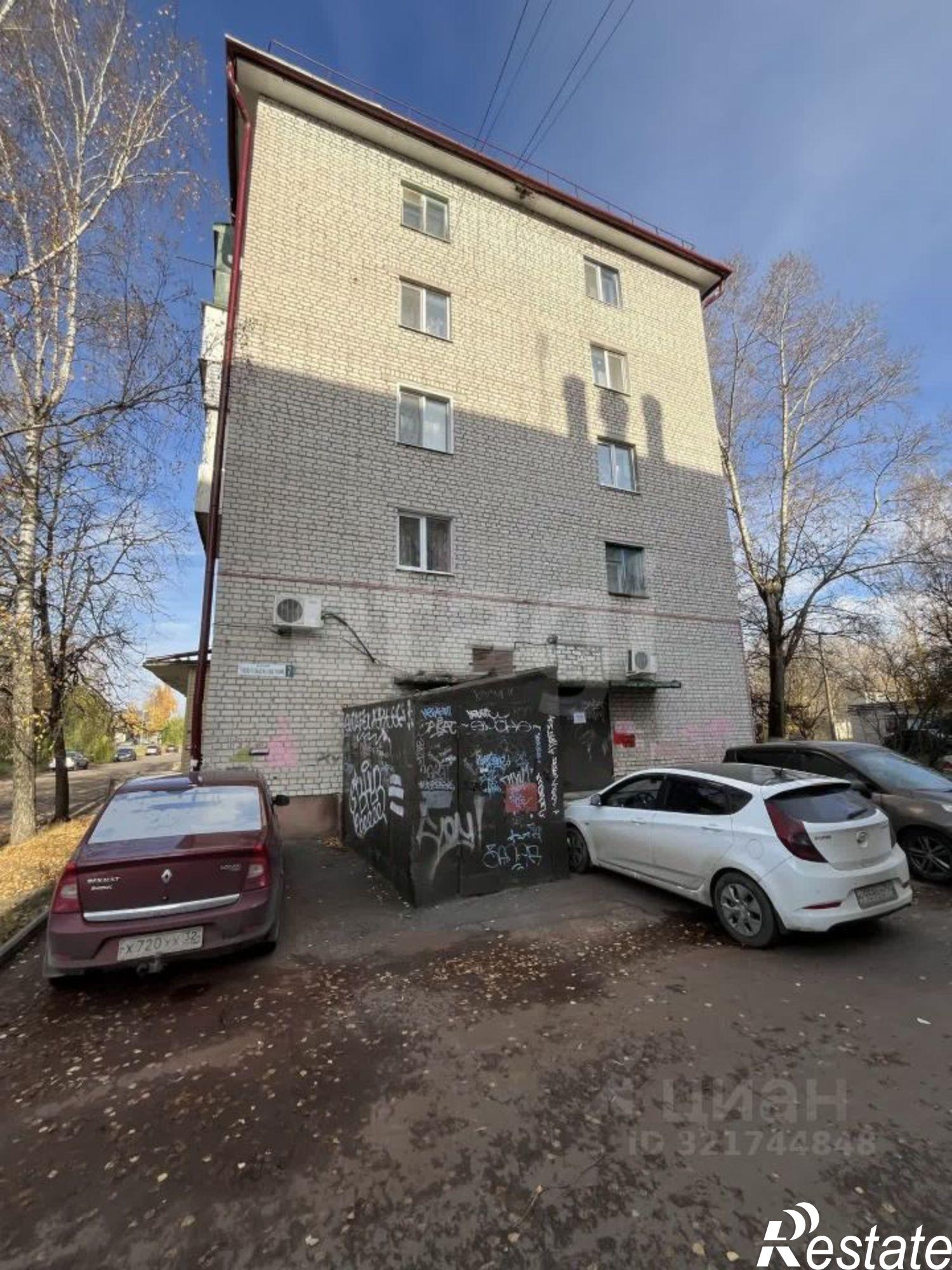 Купить квартиру за 3 300 000 рублей на Новозыбковская улица, 7