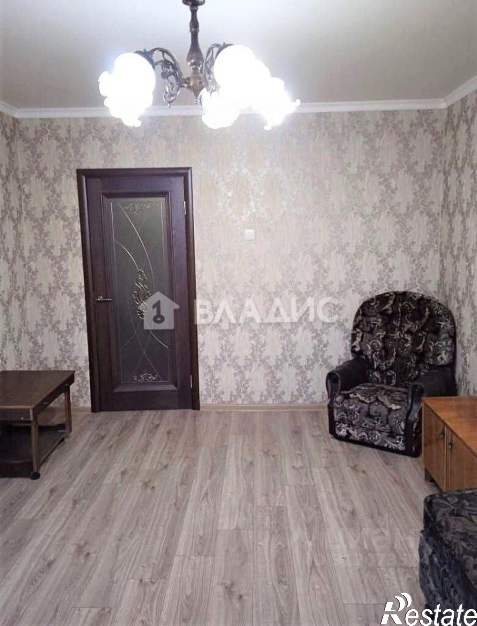 Купить квартиру за 5 000 000 рублей на Деснинская улица, 11