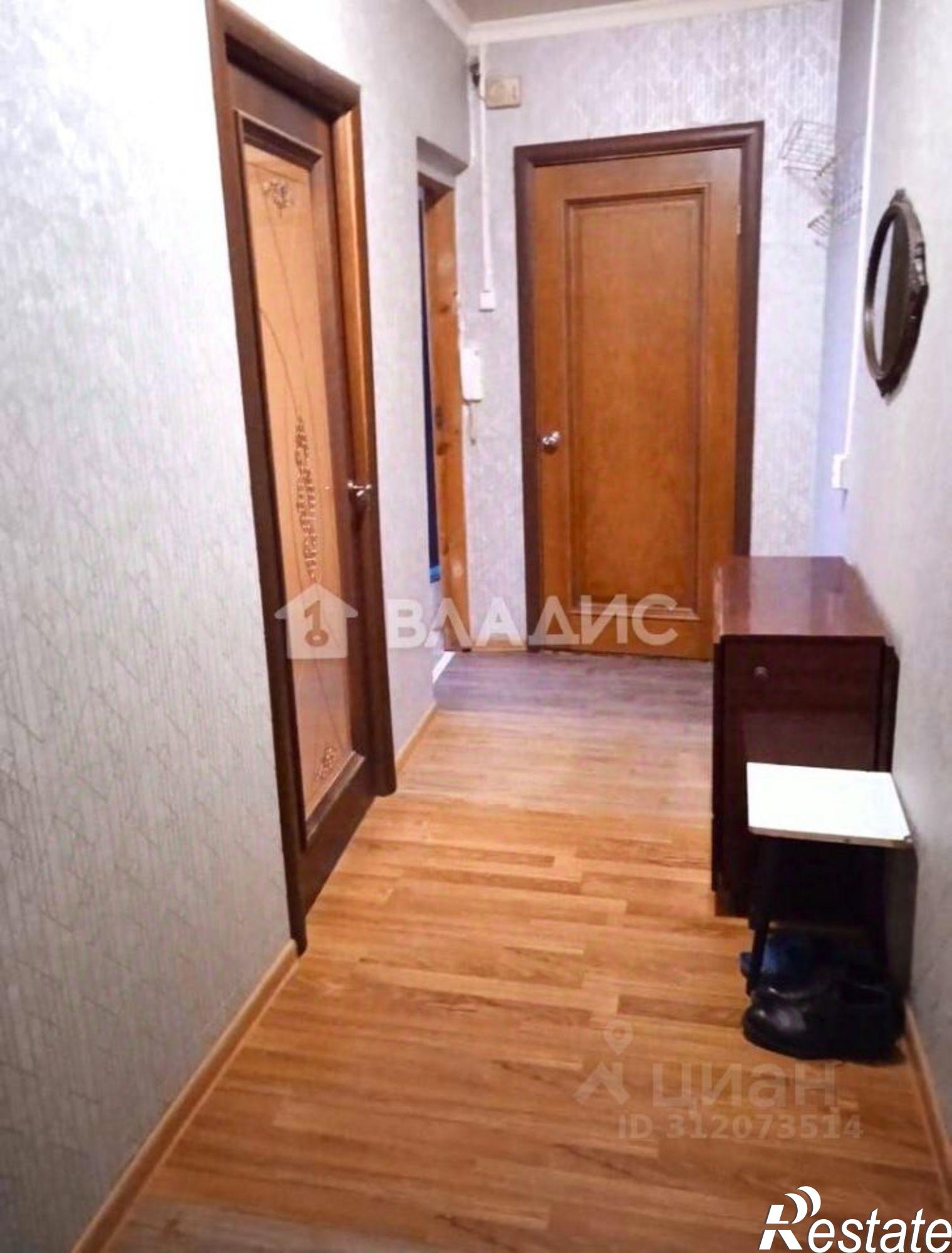 Купить квартиру за 5 000 000 рублей на Деснинская улица, 11