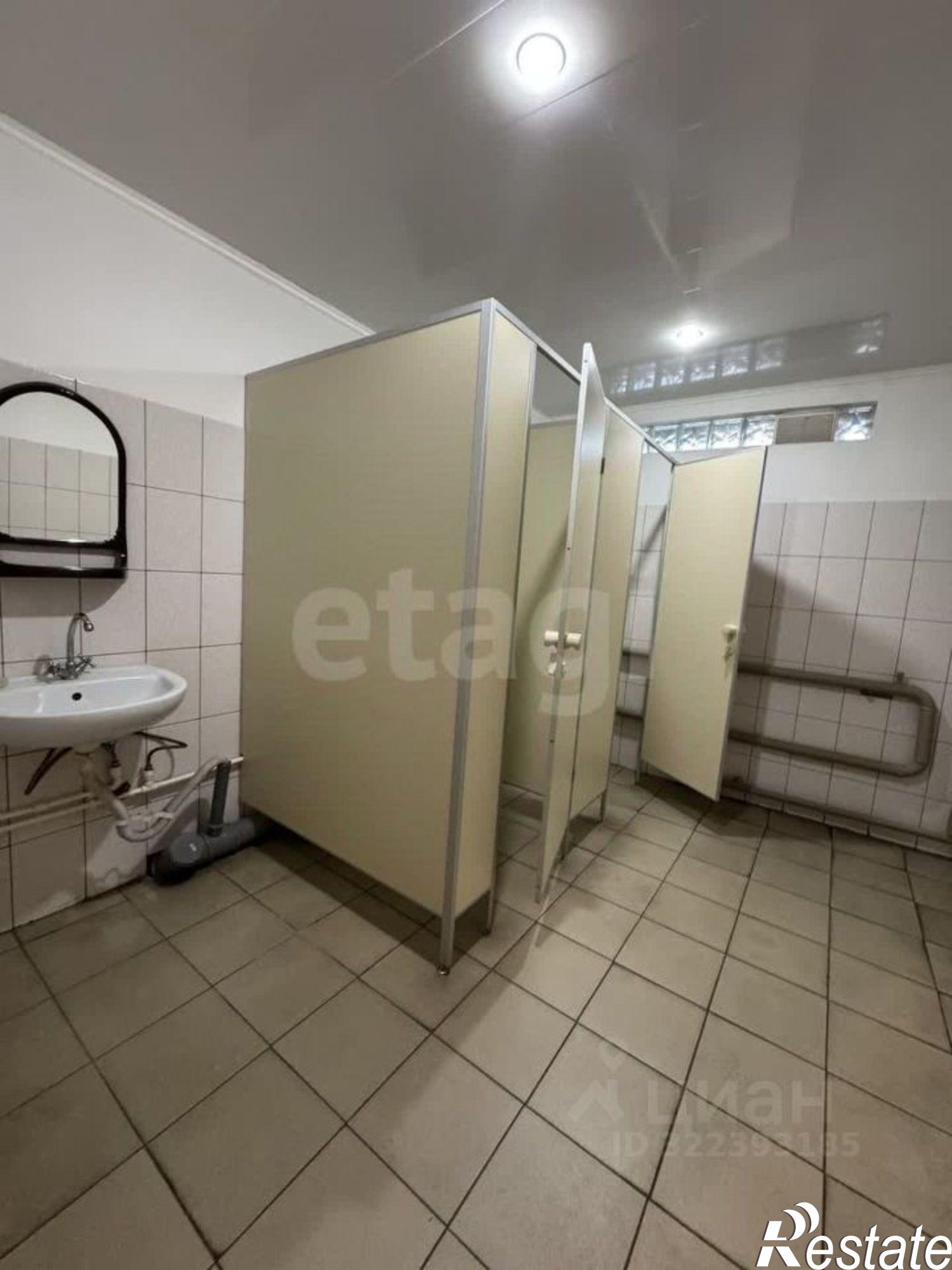 Купить складское помещение за 130 008 000 рублей на улица Свободы, 5