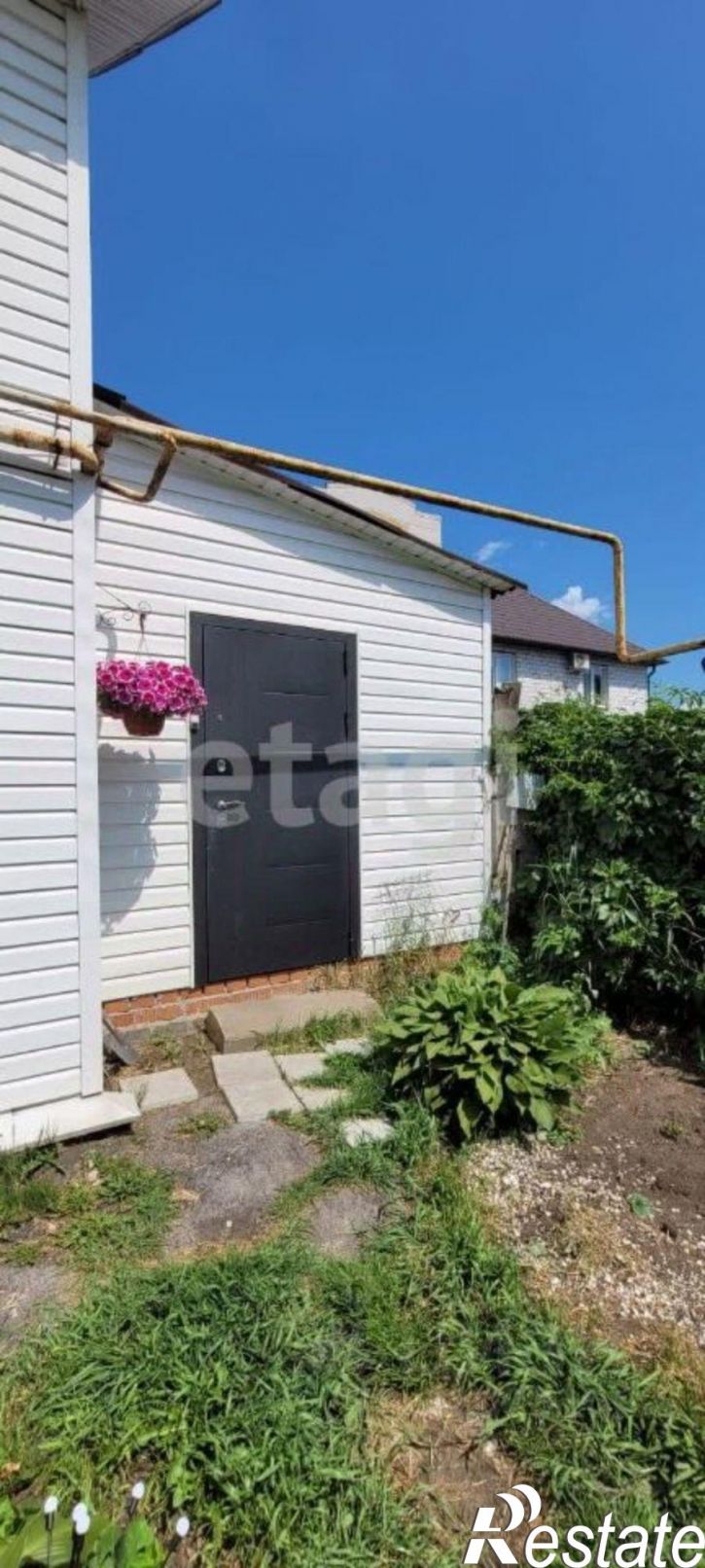 3-комн квартира улица Игоря Кустова, 33А,  д. 33А