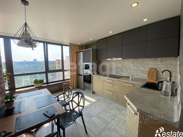 2-комн квартира улица Комарова, 57,  д. 57