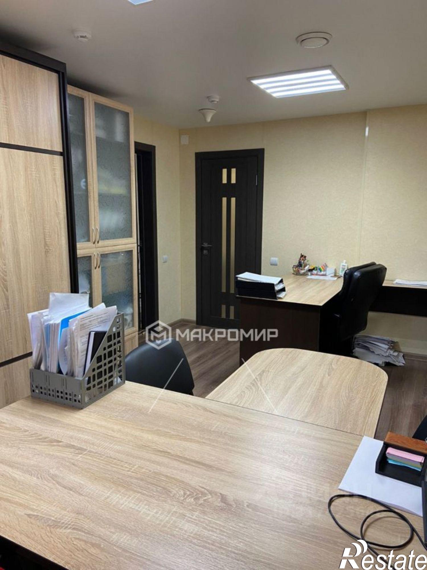 Купить офис, помещение под офис за 4 289 440 рублей на улица Комарова, 51