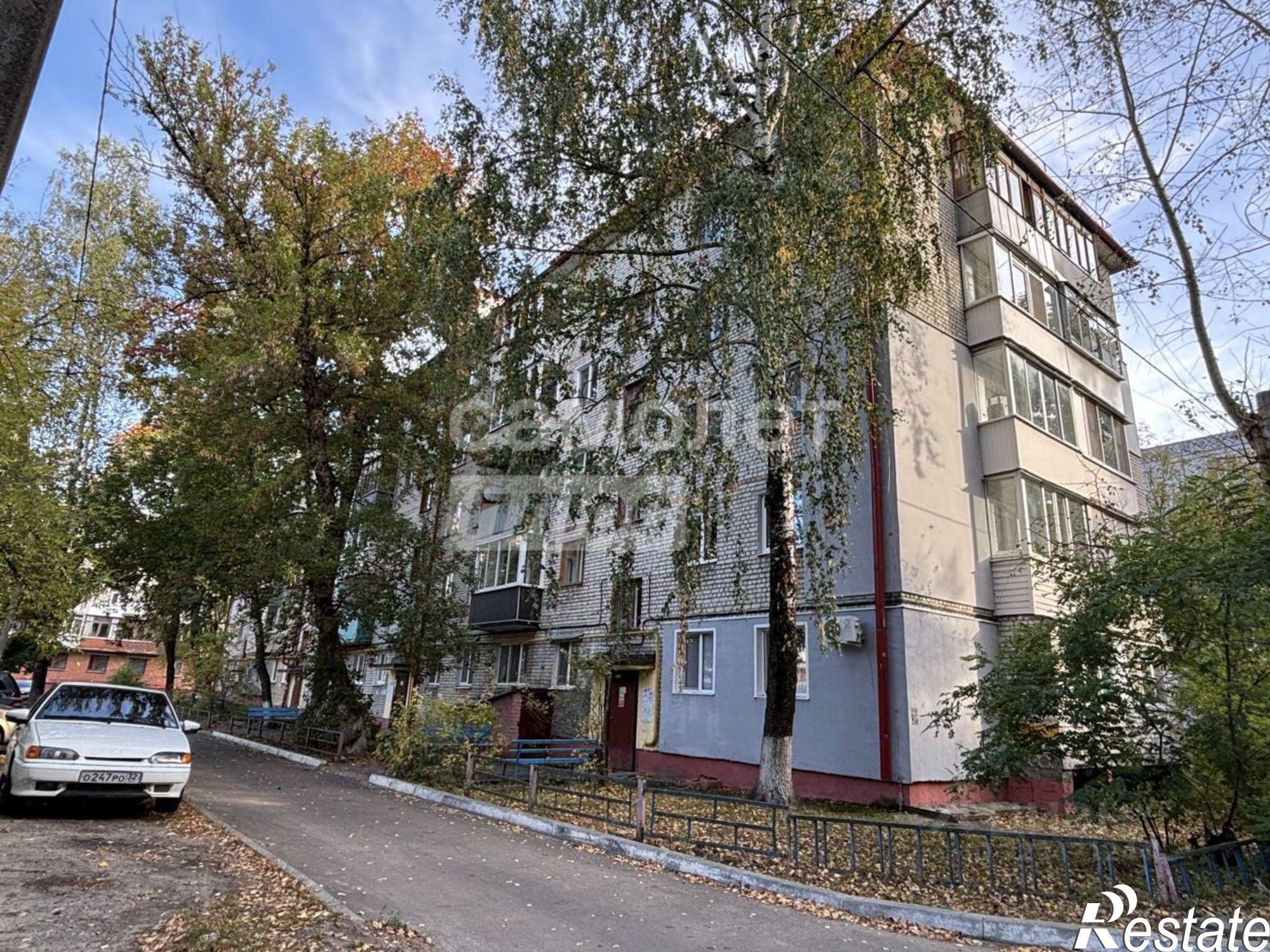 Купить квартиру за 2 060 000 рублей на Новозыбковская улица, 17А