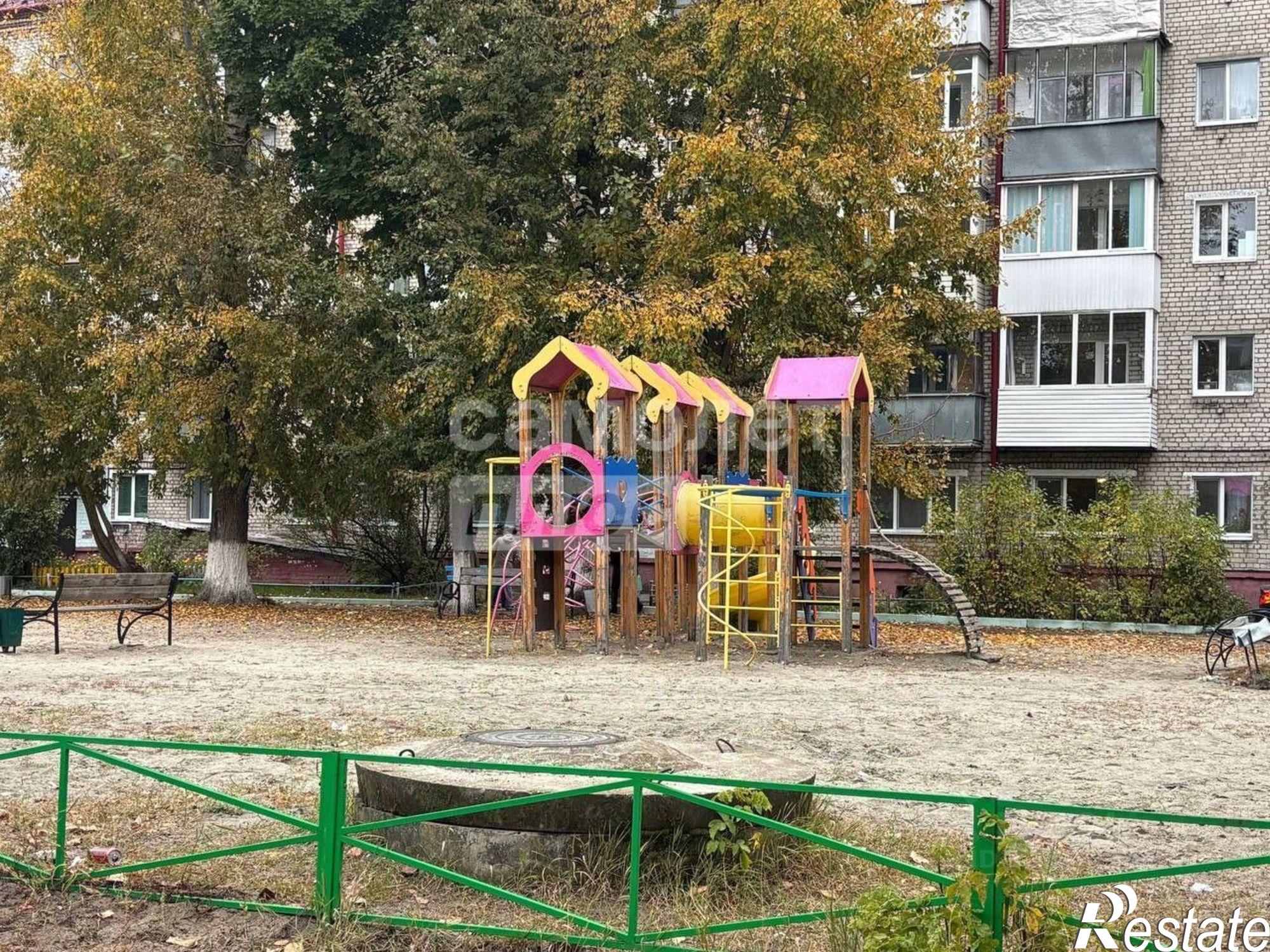 Купить квартиру за 2 060 000 рублей на Новозыбковская улица, 17А