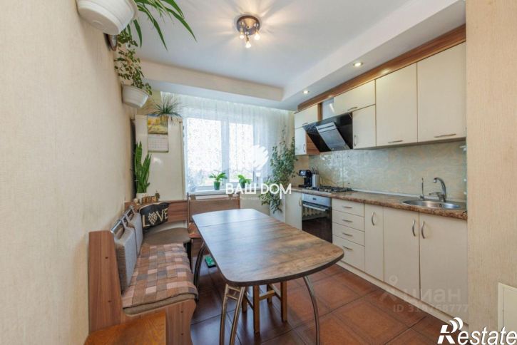 3-комн квартира улица Камозина, 27,  д. 27