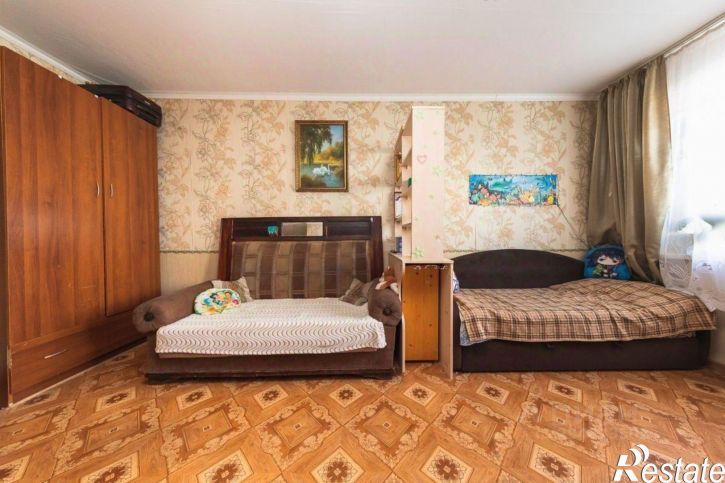 3-комн квартира улица Бурова, 47,  д. 47