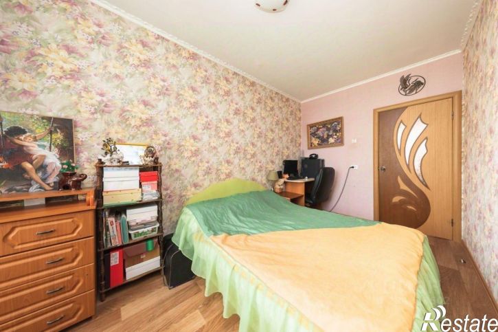 3-комн квартира улица Бурова, 47,  д. 47