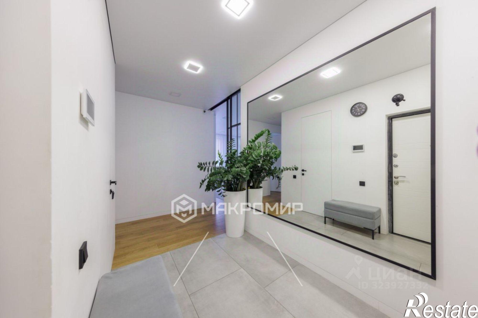 Купить квартиру за 15 700 000 рублей на улица имени О.С. Визнюка, 20