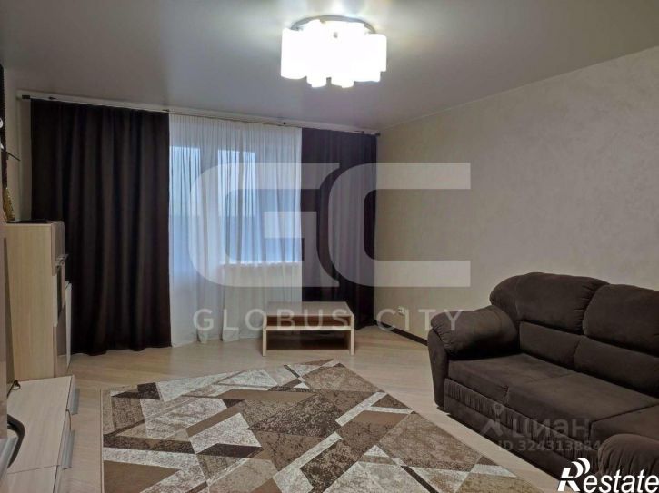 3-комн квартира улица Тютчева, 1,  д. 1