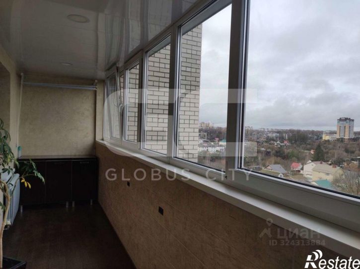 3-комн квартира улица Тютчева, 1,  д. 1