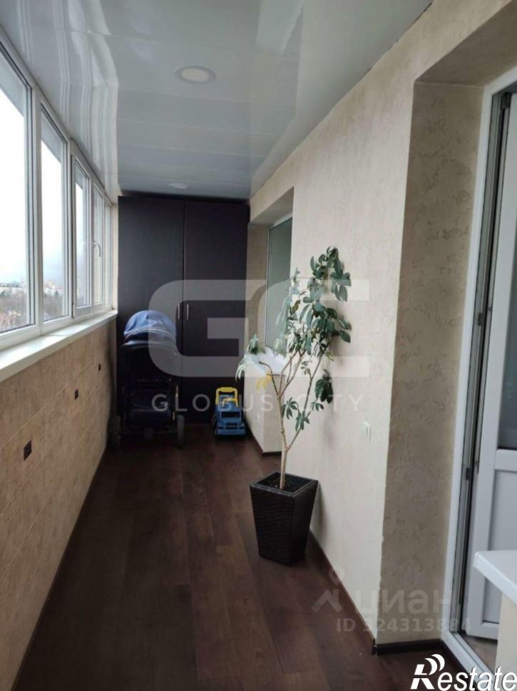 3-комн квартира улица Тютчева, 1,  д. 1