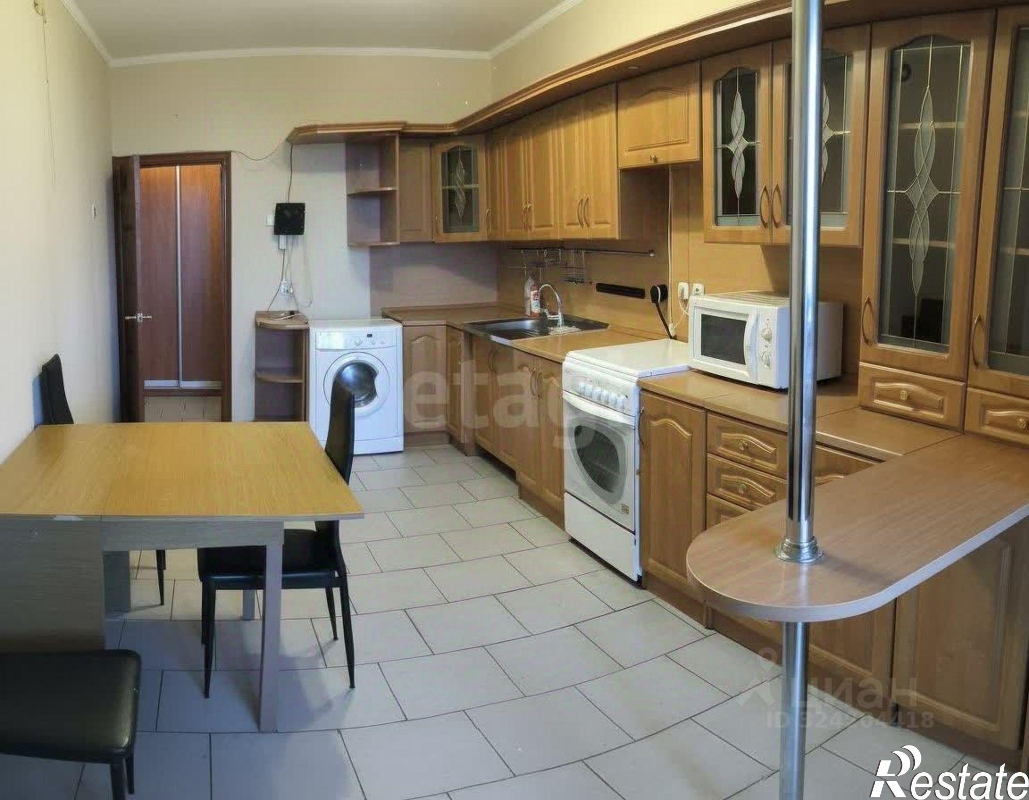 Купить квартиру за 10 000 000 рублей на Авиационная улица, 34