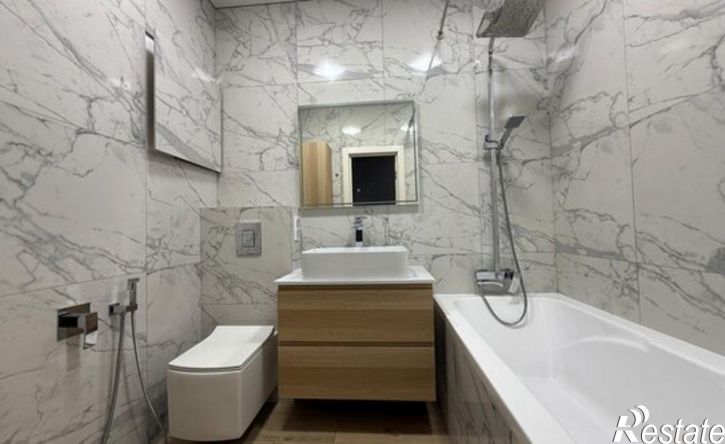 2-комн квартира улица Войстроченко А.Ф., 8,  д. 8