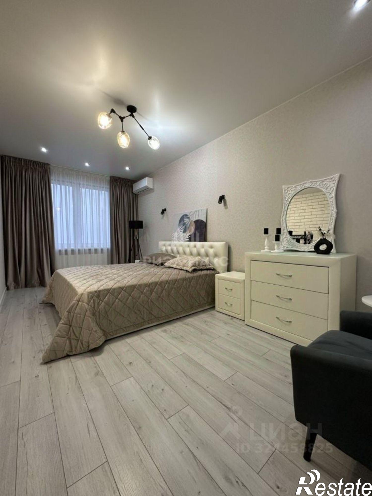 Сдать квартиру за 40 000 рублей на улица Горбатова, 18