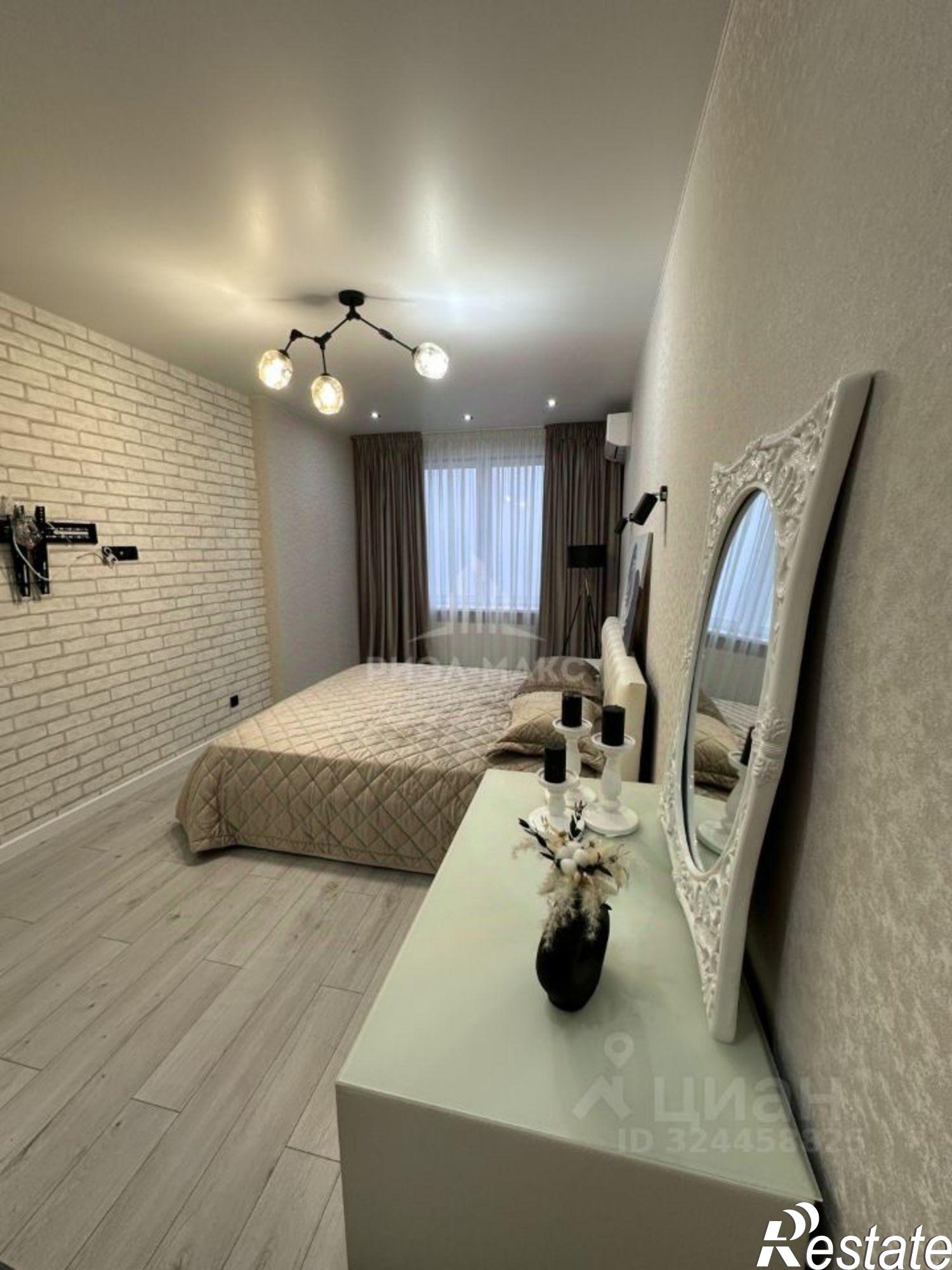 Сдать квартиру за 40 000 рублей на улица Горбатова, 18