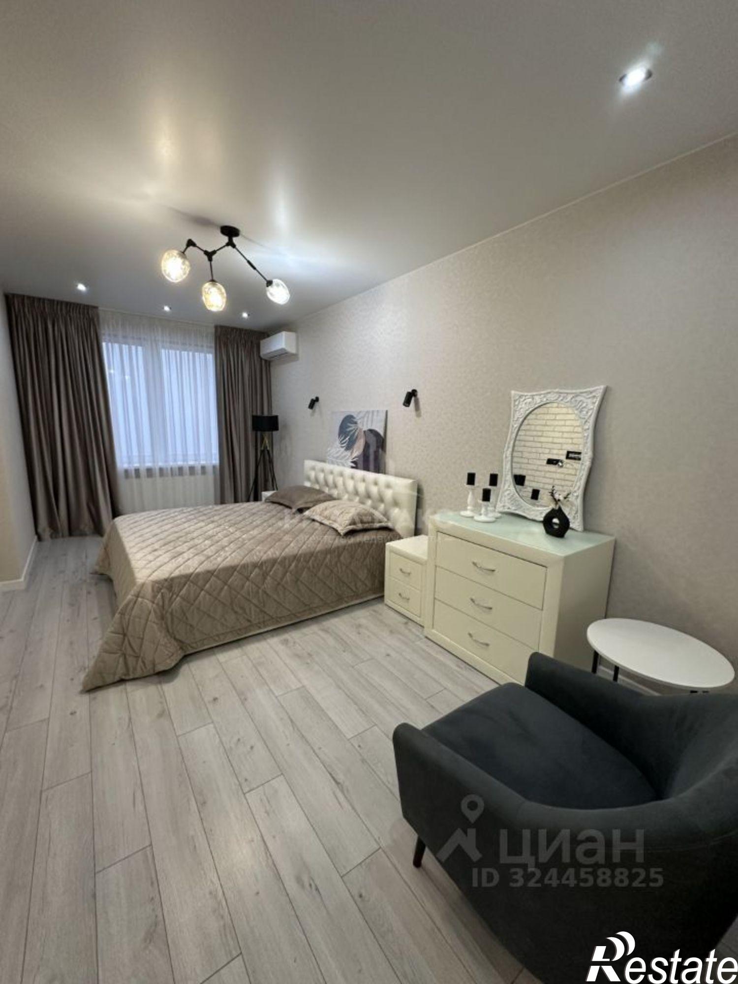 Сдать квартиру за 40 000 рублей на улица Горбатова, 18