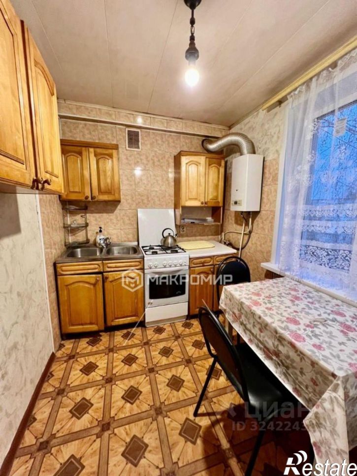 2-комн квартира улица Анри Барбюса, 6,  д. 6