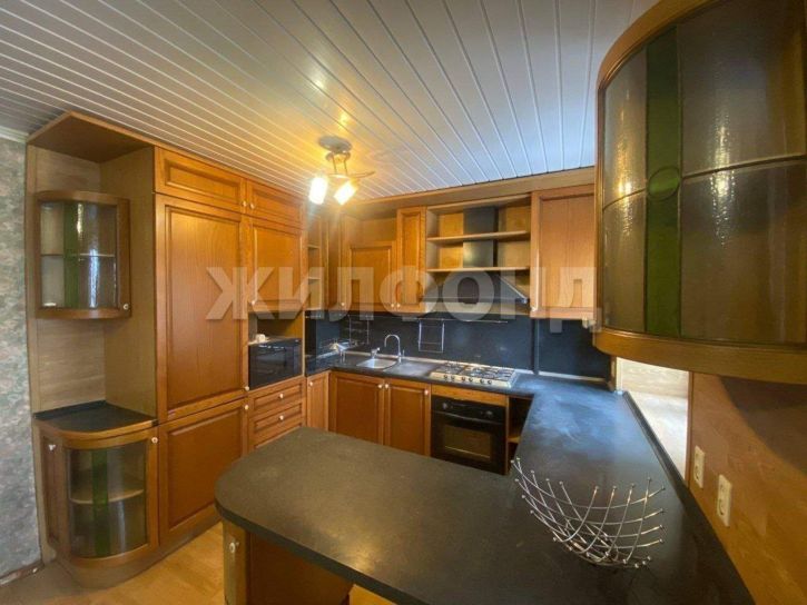 6-комн квартира Московский микрорайон, д.44