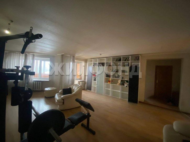 6-комн квартира Московский микрорайон, д.44