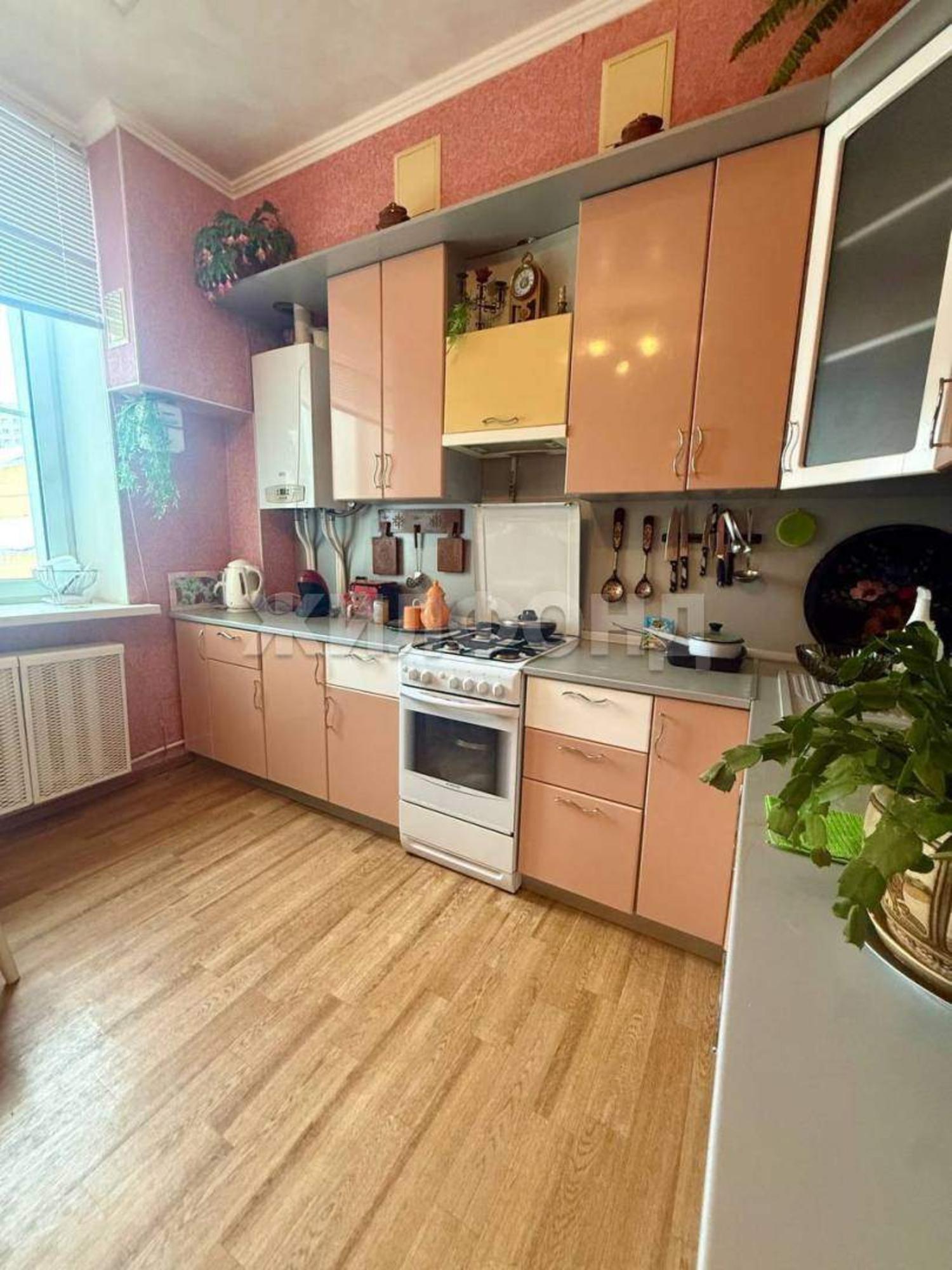 Купить квартиру за 10 000 000 рублей на Дуки ул., д.62