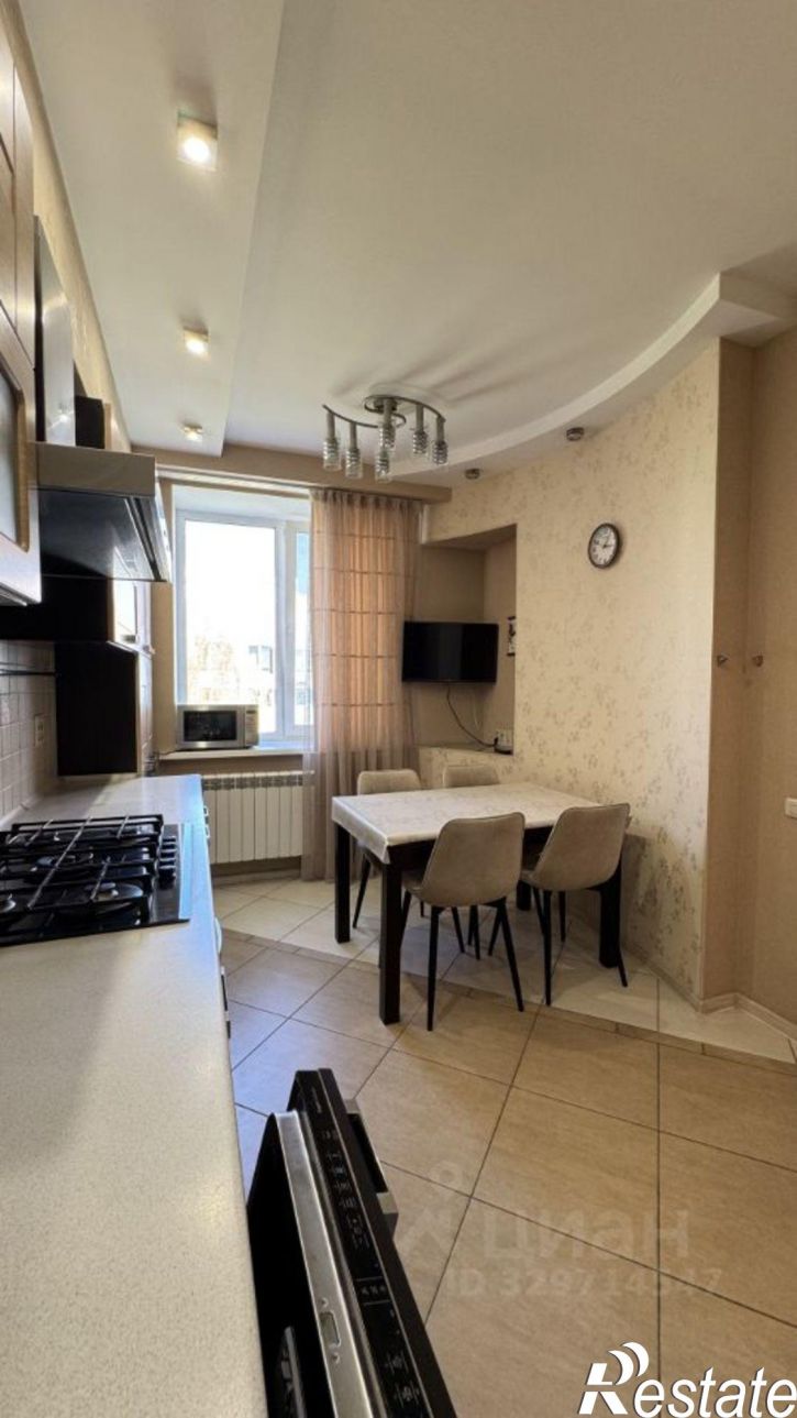 4-комн квартира микрорайон Московский, 38/1