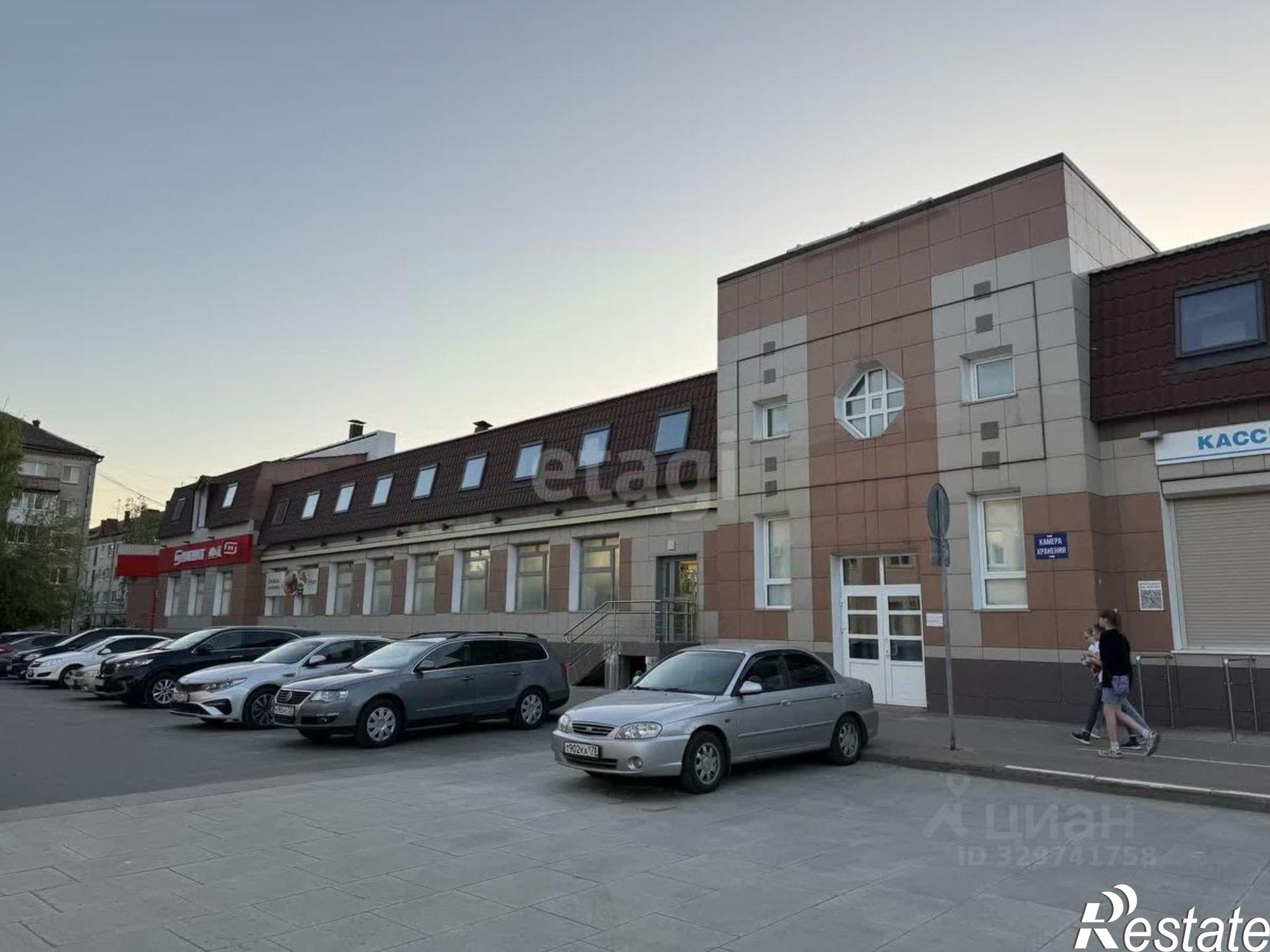Купить торговое помещение за 35 000 200 рублей на б-р Гагарина, 25
