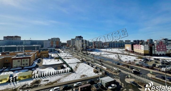 3-комн квартира улица Горбатова, 18