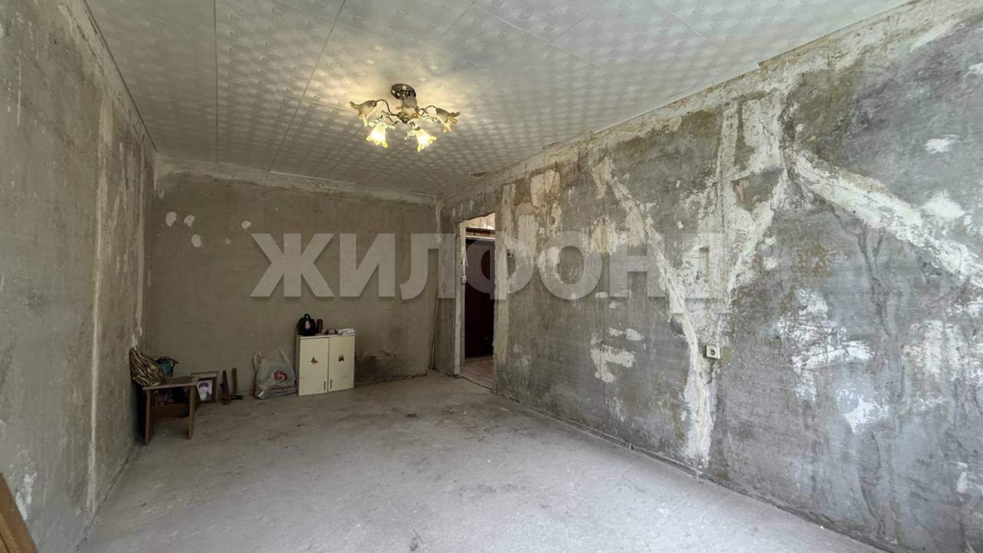 Купить квартиру за 2 080 000 рублей на Вали Сафроновой ул., д.73