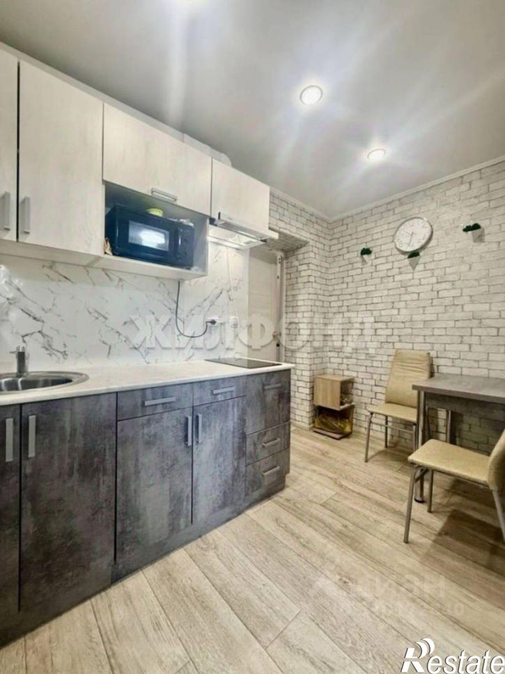 2-комн квартира улица Вали Сафроновой, 16,  д. 16