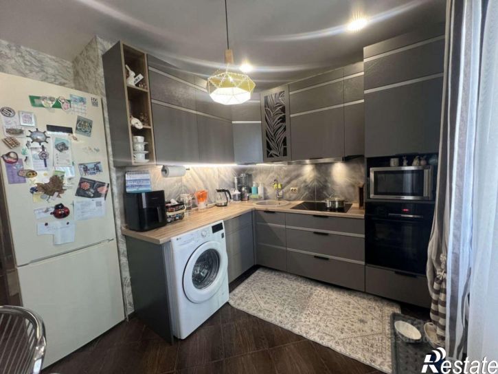 3-комн квартира ул Комарова, 49,  д. 49