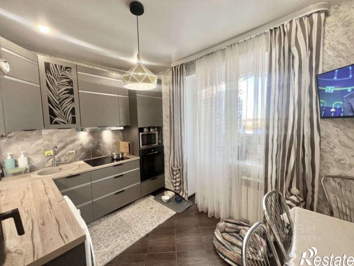 3-комн квартира ул Комарова, 49,  д. 49