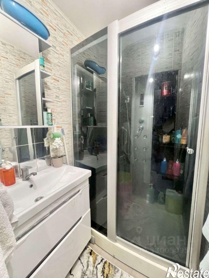 3-комн квартира ул Комарова, 49,  д. 49