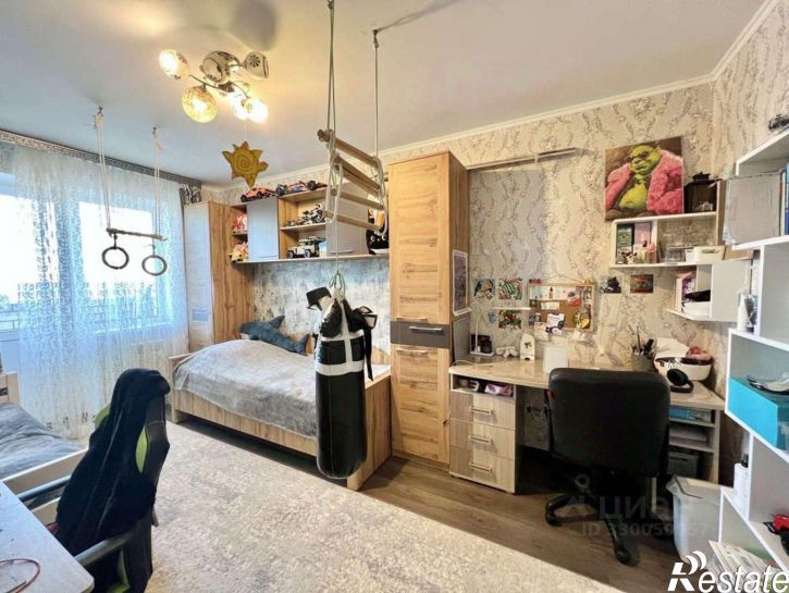 3-комн квартира ул Комарова, 49,  д. 49