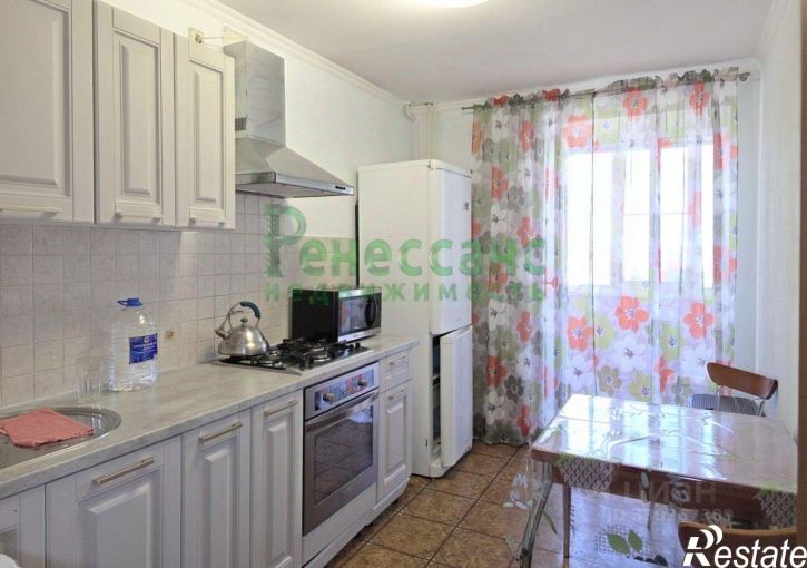 3-комн квартира ул Менжинского, 8,  д. 8