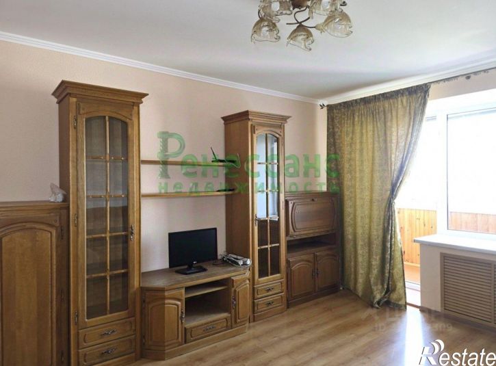 3-комн квартира ул Менжинского, 8,  д. 8