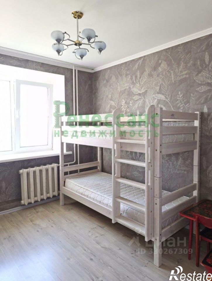 3-комн квартира ул Менжинского, 8,  д. 8