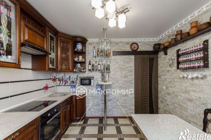 3-комн квартира Унечская улица, 99,  д. 99