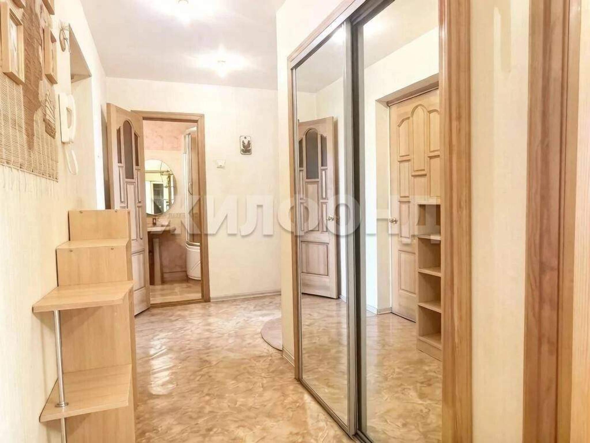Купить квартиру за 4 950 000 рублей на Камозина ул., д.38