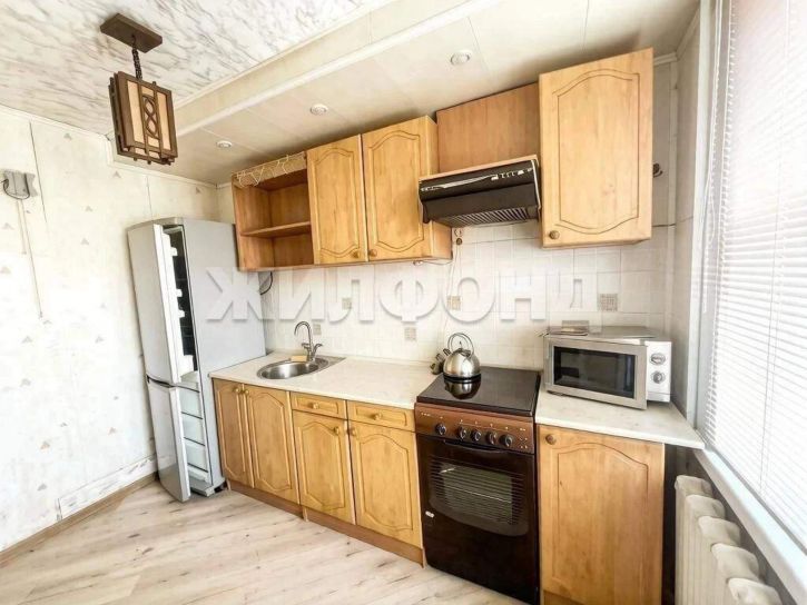 2-комн квартира Камозина ул., д.38