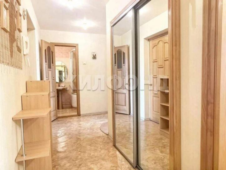 2-комн квартира Камозина ул., д.38