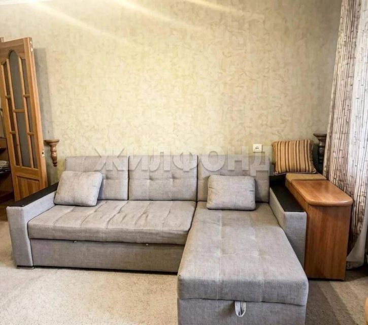 2-комн квартира Камозина ул., д.38