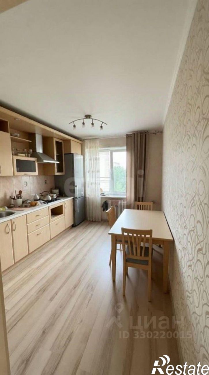 3-комн квартира ул Авиационная, 1,  д. 1