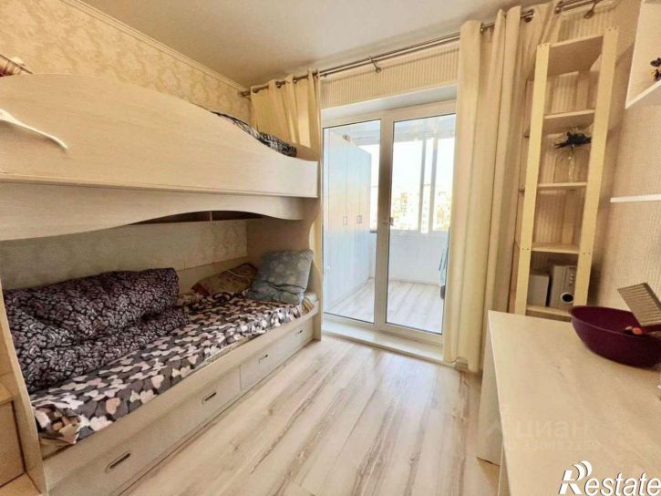3-комн квартира ул Авиационная, 1,  д. 1